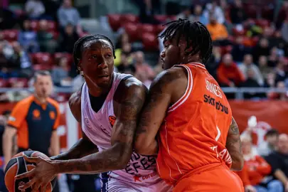 Anadolu Efes, Hapoel'e mağlup!