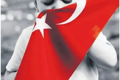 Bayrakları bayrak yapan...