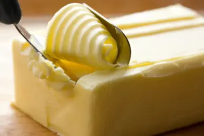 Bir kez deneyen vazgeçemiyor! Ev yapımı tereyağının püf noktası