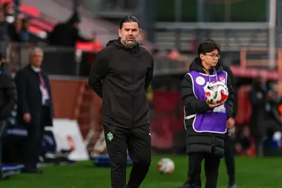 İbrahim Üzülmez: Ayağa kalkmamız lazım!