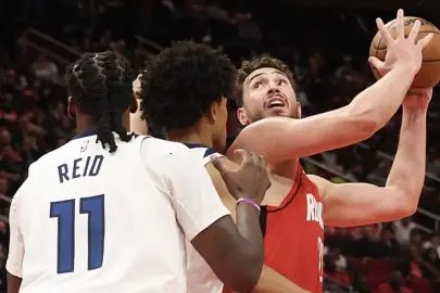 NBA'de Rockets, sahasında Timberwolves'u yıldızlarıyla geçti