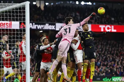 Premier Lig'de lider Arsenal'ın puan kayıpları sürüyor!