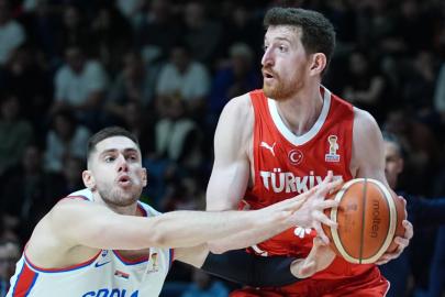 12 Dev Adam Sırbistan engelini geçti