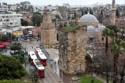 2 bin yıllık burçlara tramvay tehdidi; titreşimler yıkabilir