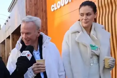 70 yaşındaki Google eski CEO'su, ünlü politikacının 27'lik kızıyla görüntülendi