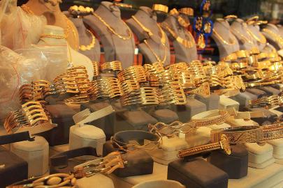 Altın fiyatları haftaya yükselişle başladı