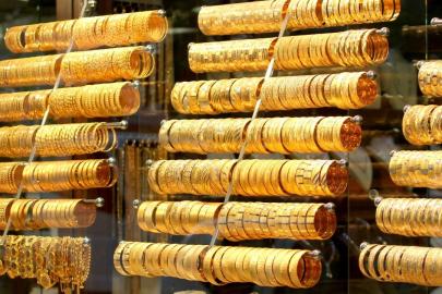 Altın fiyatlarında düşüş: Piyasa güne nasıl başladı?