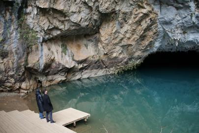 Altınbeşik Mağarası’na giden yürüyüş yoluna çelik kafes güvencesi