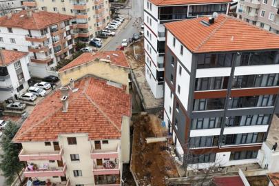 Ankara'da istinat duvarı çöktü: 5 bina tahliye edildi