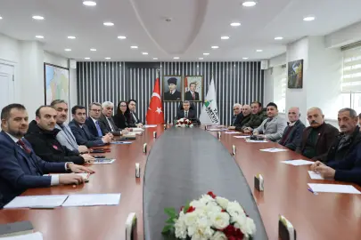 Artvin’de Vali Ergün muhtarların sorunlarını dinledi