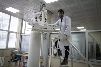 Atatürk Üniversitesinden bilim insanları, ilaç ham madde üretimi çalışmalarını anlattı