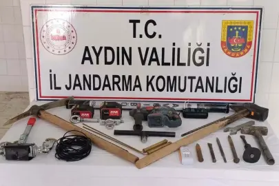 Aydın'da kaçak tarihi eser kazısı yapan 3 şüpheliye suçüstü