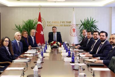 Bakan Bayraktar Avrupa İmar ve Kalkınma Bankası heyetini kabul etti