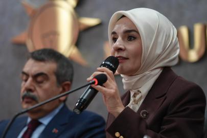 Bakan Göktaş: Biz turist gibi belirli günlerde deprem bölgesine gitmiyoruz