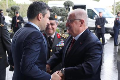 Bakan Güler, Özdemir Bayraktar anısına hazırlanan belgeselin gösterimine katıldı