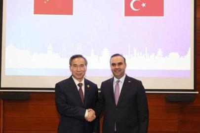 Bakan Kacır, Çin Uluslararası Ticareti Geliştirme Konseyi Başkanı Ren Hongbin ile bir araya geldi