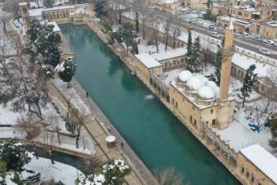 Balıklıgöl ve tarihi miras kar altında: Şanlıurfa beyaza büründü