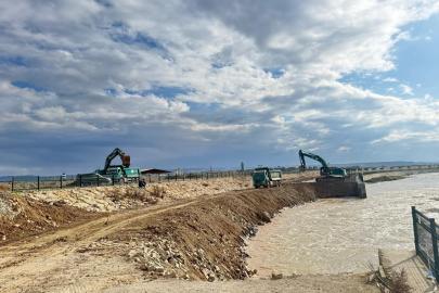 Batman’da baraj debisi yükseldi, taşkın duvarı hasar gördü