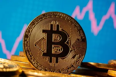 Bitcoin’de yüzde 12'lik yükseliş: 71 bin dolara dayandı!