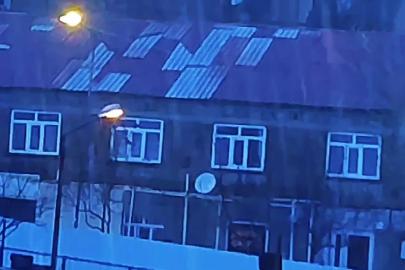 Bitlis’te çakan şimşekler geceyi gündüze çevirdi