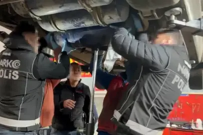 Bulgaristan plakalı otomobilde 24,5 kilo skunk ele geçirildi