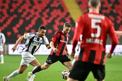 Burak Yılmaz, Emre Belözoğlu'nu üzdü! Gaziantep 3 puanı hatırladı