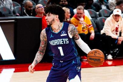 Charlotte Hornets Alperen'i üzdü