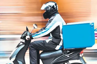 Dijital platformlara çalışanlar için yeni düzenleme geliyor: Sigorta primleri otomatik kesilecek