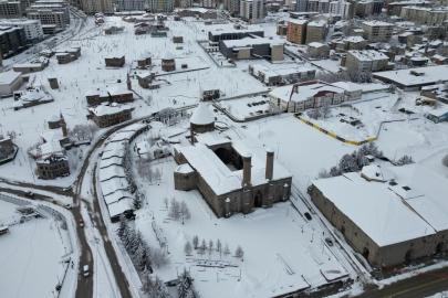 Doğu'da kar yağışı etkili oluyor