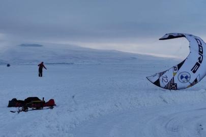 Donmuş Çıldır Gölü’nde gökyüzüyle buluşma: Paraşütle nefes kesen uçuş