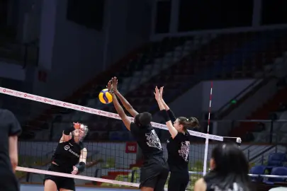 Eczacıbaşı Dynavit İzmir deplasmanında