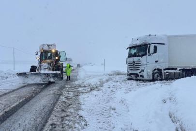 Erzincan-Sivas ve Erzincan-Erzurum yolunda tipi engeli