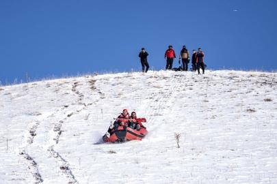 Erzurum’da dondurucu soğukta macera