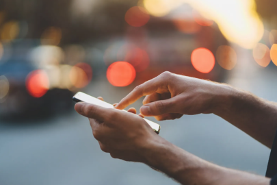 Facebook ve Instagram, İngiltere'de reklamsız abonelik sunacak