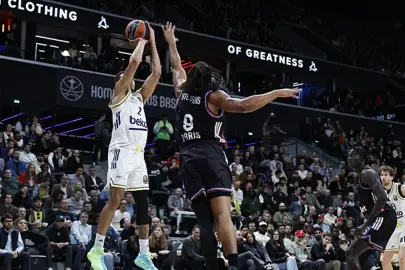 Fenerbahçe Beko, Paris Basket deplasmanında galip!