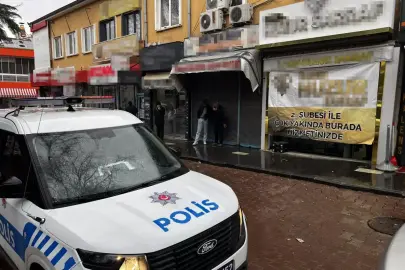 Forkliftle girdiği kuyumcu dükkanından ziynet eşyası çaldı