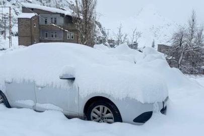 Hakkari’de 210 yerleşim yerinin yolu kapandı