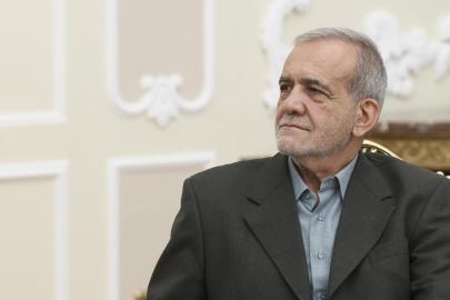 İran Cumhurbaşkanı Pezeşkiyan, Hamaney'in nükleer silah konusundaki taahhüdüne güvenilmesini istedi