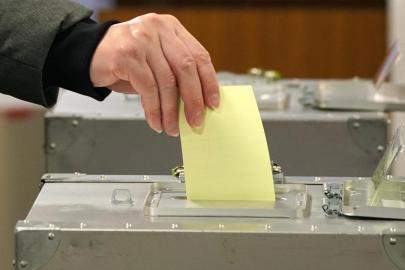 Japonya erken genel seçim için sandık başına gitti