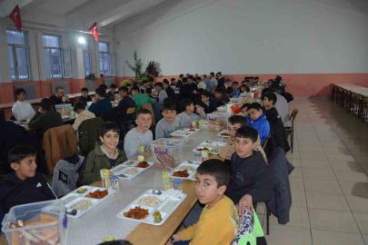 Kaymakam Koşansu öğrencilerle iftar sofrasında buluştu