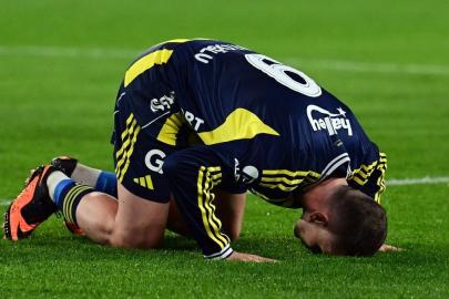 Kerem Aktürkoğlu gollerini attı secdeye gitti