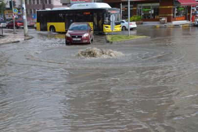Meteoroloji'den kuvvetli yağış ve fırtına uyarısı