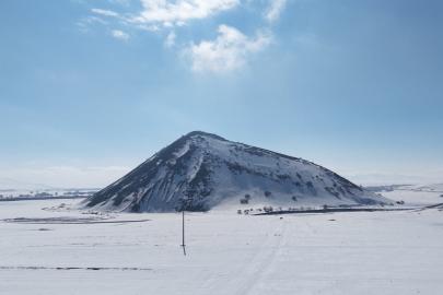 Muş Piramidi kış örtüsüyle kartpostallık görüntüler sundu
