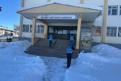 Muş’ta denetimli serbestlik yükümlülerinden okullara destek