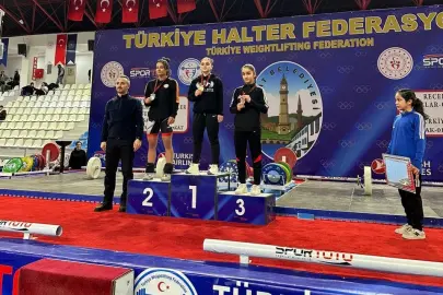 Nevşehirli halterci Hatice Kızmaz tarihe geçti