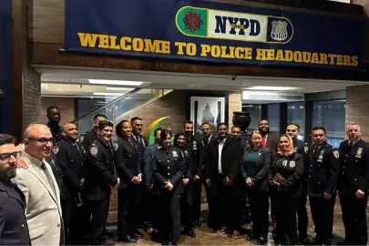 New York Polis Teşkilatı’nda Ramazan hilali yakıldı
