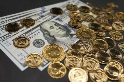 Piyasalar hareketli! Altın fiyatları düştü, gümüşteki sert dalgalanma sürüyor