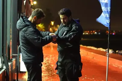 Rekor peşindeki Türk dalgıç, İzmit Körfezi'nde ikinci deneme dalışını gerçekleştirdi