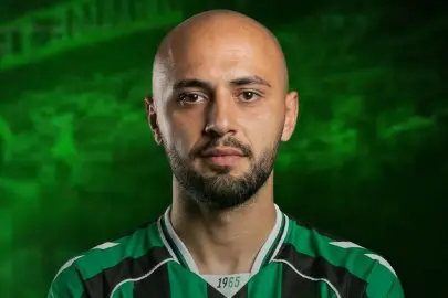 Sakaryaspor, Burak Bekaroğlu ile anlaştı!