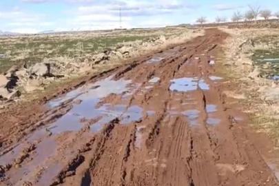 Şanlıurfa'da Küçüktepe sakinleri bozuk köy yolu nedeniyle yetkililere çağrıda bulundu